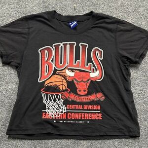 Ultra Game T-Shirt Womens Size L Black Chicago Bulls NBA Cropped Graphic Tee
